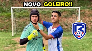 CONTRATEI O GOLEIRO DE CAPACETE PARA JOGAR O INTERCLASSE ‹ Rikinho › [upl. by Rehteh]