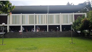 Menunggu hujan reda di Masjid Salman ITB suasana Masjid Salman yang lapang dan nyaman [upl. by Aikal]