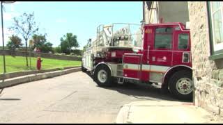 Tiller Truck Makes Tight Turn Into Alleyway [upl. by Ia]