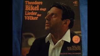 Theodore Bikel  Chevaliers de la Table Ronde French Song [upl. by Marijane]