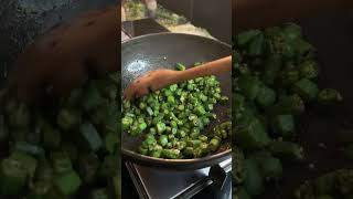 Bhindi Sukkha Recipe 💚  Bhindi ki Sabji  bhindi bhindirecipe bhindimasala bhindikisabjirecipe [upl. by Alasdair]