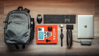 Whats in my SchoolUniversity Tech Backpack  College Essentials EDC [upl. by Allene]