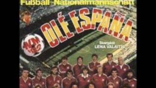 Lena Valaitis amp die Fußballnationalmannschaft  Avanti Avanti [upl. by Virnelli]