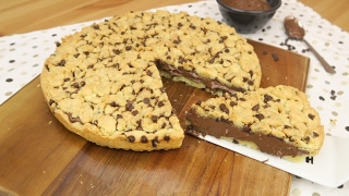 Torta cookie il dolce goloso con gocce di cioccolato [upl. by Kleeman]