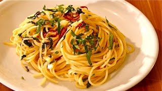 Spaghetti Aglio Olio e PeperoncinoSpaghetti mit KnoblauchChiliSauceSchnelle Pasta Sauce [upl. by Anuahc899]