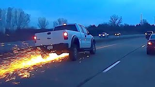 WHEEL FELL OFF at 72 MPH Semi Truck and Buses Tire EXPLOSION [upl. by Monroy]