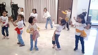 BALAM PICHKARIDANCE STEPSFT LETS MOVE WITH RENU easydancestepsforkids holi cute holisong [upl. by Brotherson]