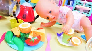 Baby Born auf Deutsch 🥐🧀☕️ Ein leckeres Frühstück Puppenmama Spiele für Kinder [upl. by Ellehciram376]