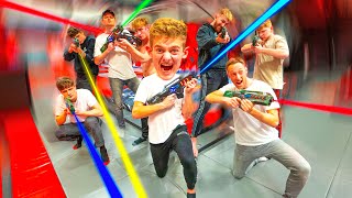 LASERGAMEN IN MIJN TRAMPOLINE PARK  503 [upl. by Hands528]