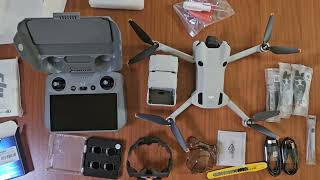 DJI Mini 4 Pro Fly More Combo con DJI RC 2  Unpacking [upl. by Nosittam]