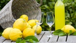 Receta para preparar limoncello Bebidas italianas  Cocteles  Limoncello receta italiana [upl. by Wolram]