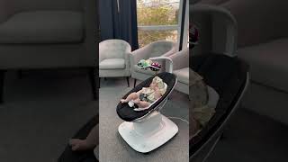 mamaRoo New – единственные электронные качели которые повторяют движения рук родителей mamaroo [upl. by Thier350]