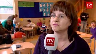 Leerlingen basisschool De Regenboog in Emmen krijgen onderwijstablet [upl. by Nnil]