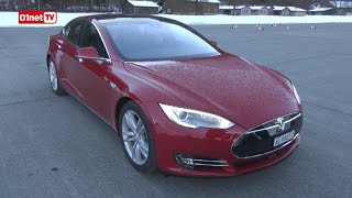 01Drive  Tesla Model S P85D on a testé son incroyable accélération [upl. by Ardith881]