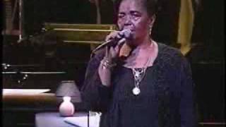 Cesária Évora  Sangue De Beirona  Heineken Concerts  2000 [upl. by Pelligrini]