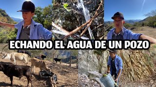 ECHANDO EL AGUA DEL POZO PARA LAS VACAS🌲CASI ME RUEDO 🏞️🐂 [upl. by Etnovert]