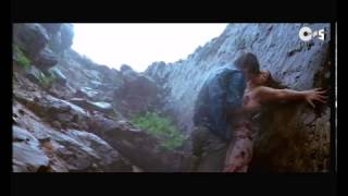 Kissing Scene  Bipasha And Aftab Kissing In Rain  Footpath  YouTube [upl. by Ainosal]