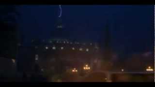 Footage video  Lightning strikes St Peters in Rome [upl. by Huan272]