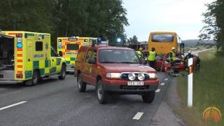 Trafikolycka mellan buss och bilar på Lv288 vid Stavby [upl. by Assenar]