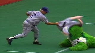 LADPHI Lasorda has enough with the Philly Phanatic [upl. by Hugibert]