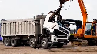 Extremely Biggest Truck amp Lorry Crushing amp Scrapping Process By Dangerous Strongest Excavators [upl. by Grete452]