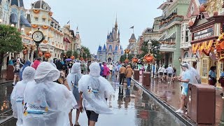 A Rainy amp Kinda Empty Sunday At Magic Kingdom  Low Disney World Wait Times  Uncrowded Theme Park [upl. by Odlanyer]