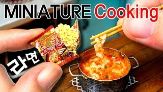 Miniature Cooking  Beef Noodle Soup [upl. by Lelah511]