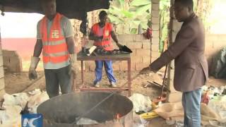 He uses plastic bags to produce paving blocks [upl. by Purity]