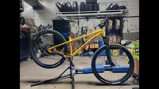 2022 Santa Cruz Chameleon Upgrade Hunt Trail Wide wheels Dropper issue resolved in pinned comment [upl. by Sopher505]