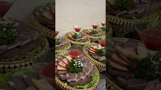 Har birida 500 gramdan goshtli assartimentlar food buffetcatering cateringlife fruit catering [upl. by Aynosal]