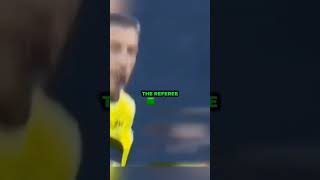 Can a player review the VAR with referee  referee suarez football [upl. by Quartas888]