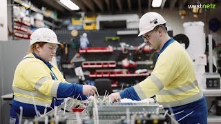 Digitalisierung der Stationstechnik im Fokus Das Team Betrieb Sekundärtechnik [upl. by Eckmann235]