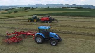 KUHN GA 7501  8121  Andaineurs En action [upl. by Hauser950]