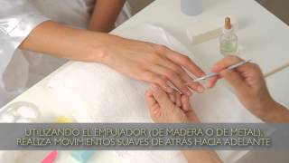 Cómo utilizar correctamente el empujador de cutículas  Tips para Manicura [upl. by Aihtnyc]