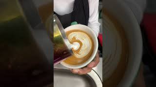 Easy capucino baristas baristalatteart coffeeart coffee barista latteartist latteart latte [upl. by Annawd]