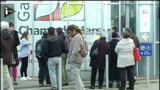 Angoulême des grillages antiSDF sur les bancs publics [upl. by Demeter]