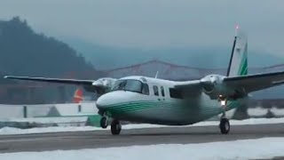 Rockwell Turbo Commander 690 landing in Nelson British Columbia [upl. by Barbara-Anne]