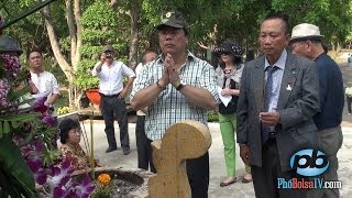 Đoàn Việt kiều Trường Sa 2014 viếng thăm nghĩa trang Bình An p2 [upl. by Millicent]