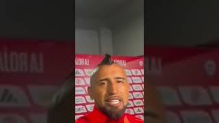 ARTURO VIDAL quedó LOCO con LUCIANO CABRAL😱 lucianocabral arturovidal chile colocolo futbol [upl. by Aurlie]