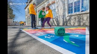 À Preuilly sur Claise en France  Jeux de plein air pour enfants matériau thermocollant préfabriqué [upl. by Goth12]