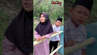 BOLA TIAN JATUH KE WADUK🥲🙈🙏 trending sad love ngeshortsbareng humorsegar humor [upl. by Nalliuq]