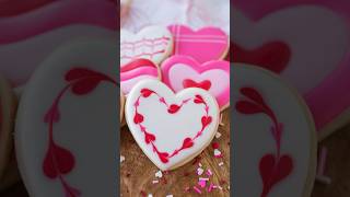 Wet on wet royal icing heart cookie for Valentine’s Day cookiedecorating royalicing relaxingvideo [upl. by Anairdna]