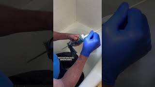 How to remove and recaulk a tub Dad style Love Dad [upl. by Perren]