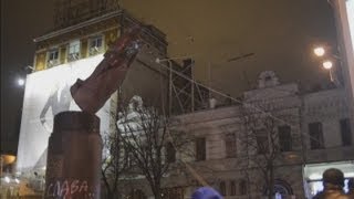 Ukraine protests Lenin statue is torn down and smashed with hammers in Kiev [upl. by Breed]