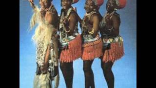 Mahlathini amp the Mahotella Queens  Makhomabhaji [upl. by Craig881]