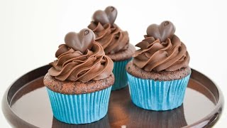 Cupcakes de Chocolate Intenso ✩ Receta y paso a paso  Tan Dulce [upl. by Asila]