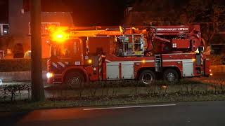 Aankomst brandweer bij Schoorsteenbrand Tilburgseweg Goirle 17012022 [upl. by Slyke]