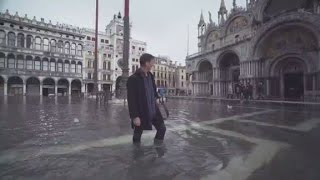 Sirens warn of a coming flood in Venice [upl. by Eliga30]