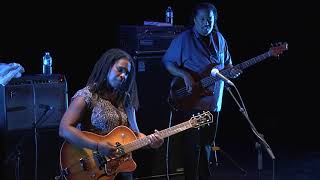 Ruthie Foster  Avignon Blues Festival quotDeath Came AKnockin Travelin Shoesquot [upl. by Cheke]