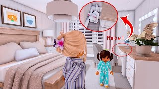 My Daughter secretly raised a KITTEN in the Closet 🐈😹 Roblox Roleplay [upl. by Dyun]